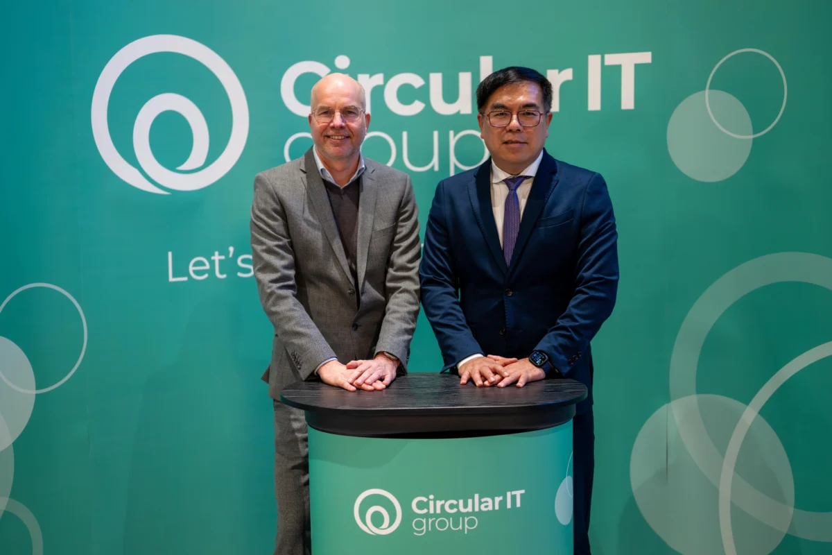 Le ministre Dr Chi Ming Peng du ministère de l’Environnement de Taïwan visite Circular IT group avec le CEO Dimitri Wams pour discuter de l’IT circulaire et de la coopération internationale.